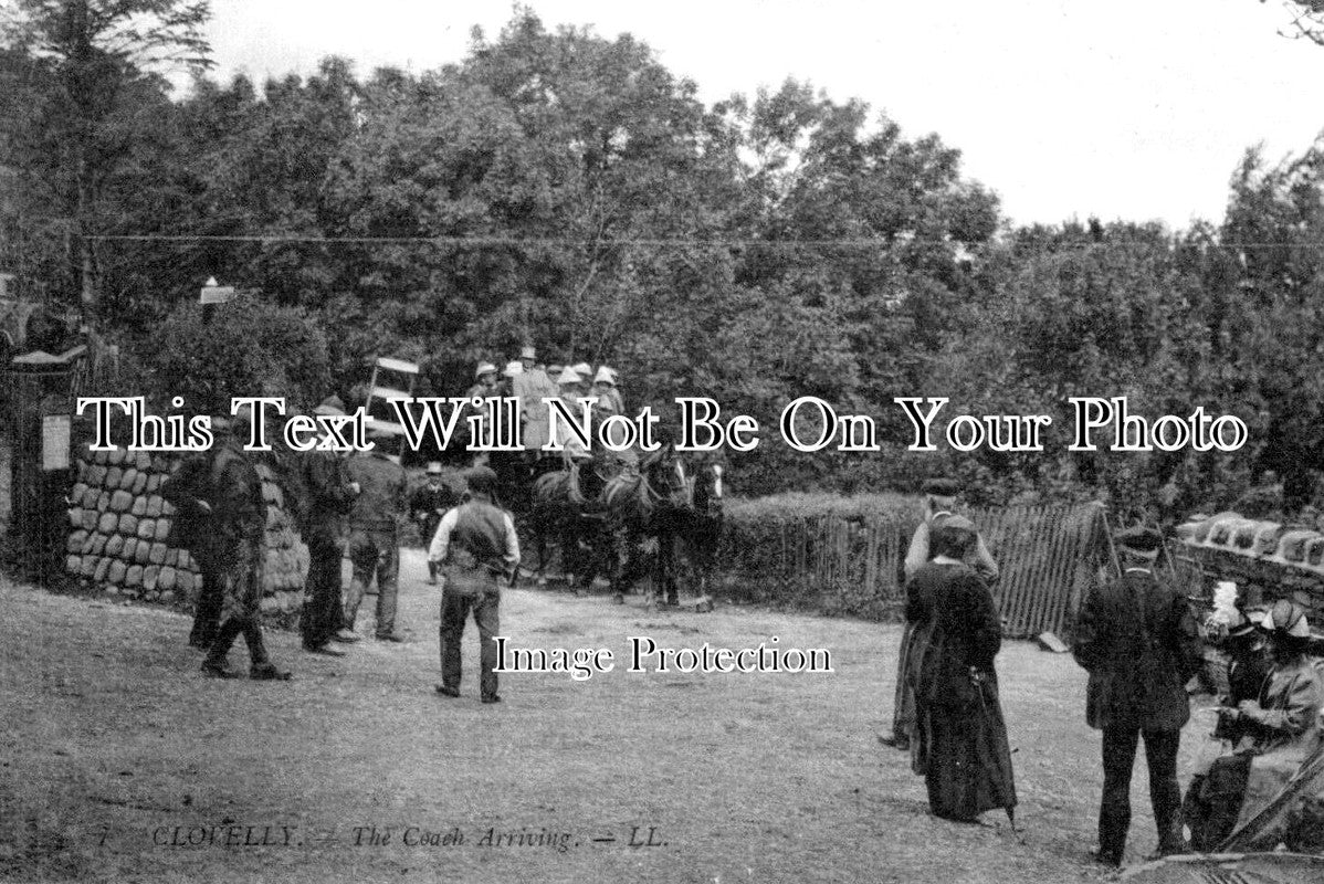DE 2788 - The Coach Arriving, Clovelly, Devon c1910