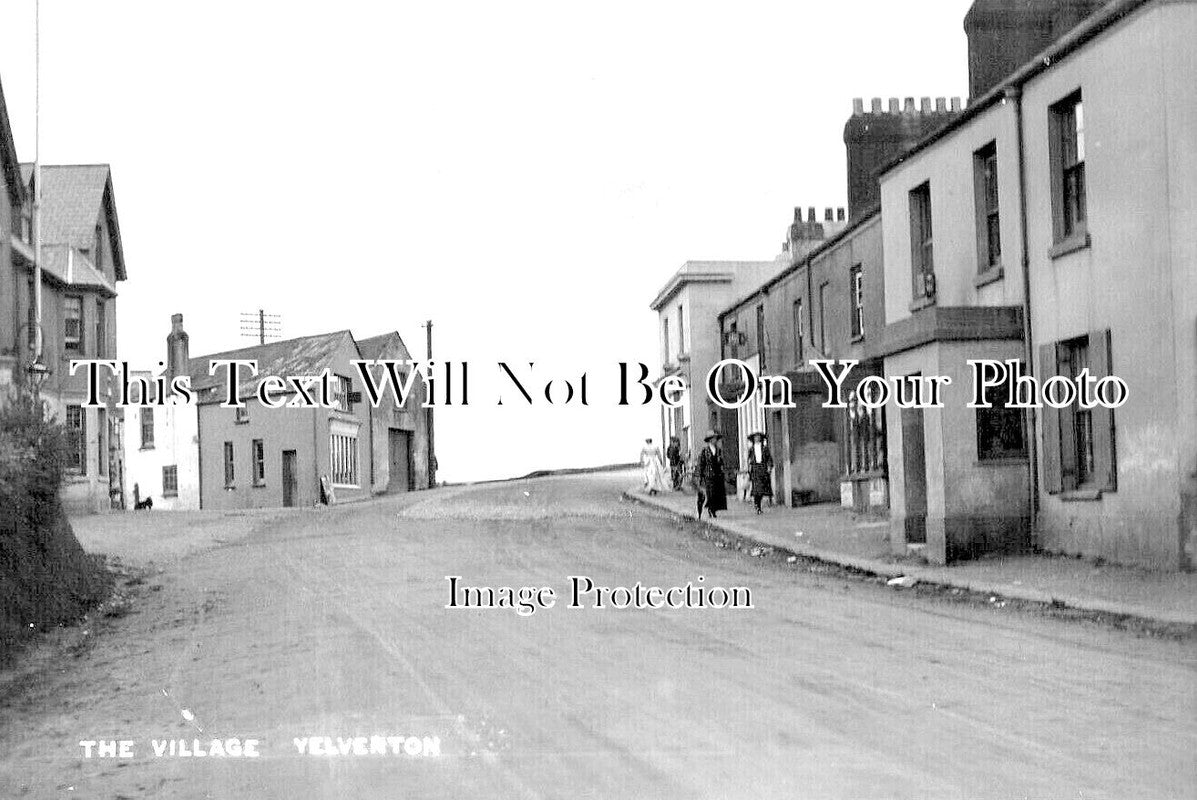 DE 2820 - The Village, Yelverton, Devon c1910