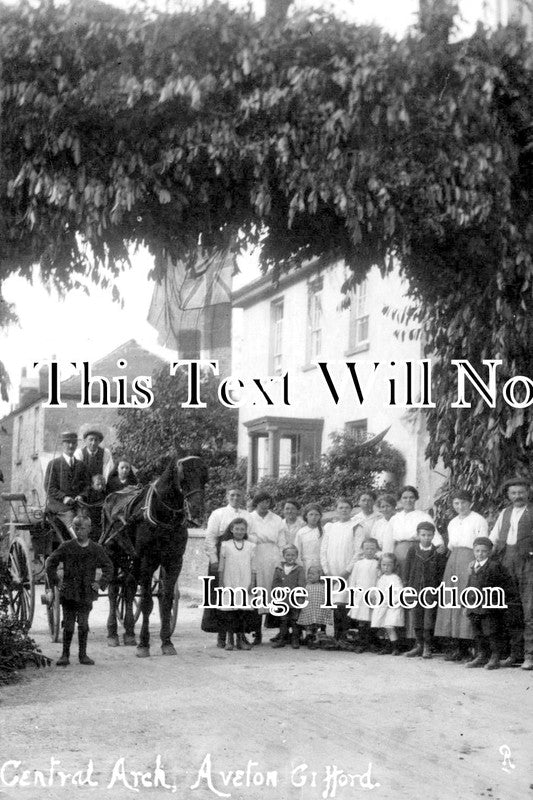 DE 3246 - Central Arch, Aveton Gifford, Devon