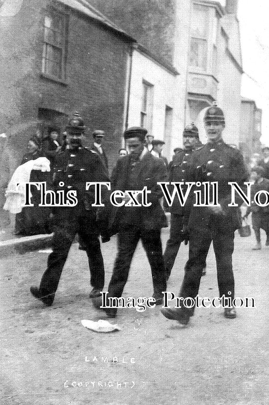 DE 3531 - Holsworthy & Lamble, Police Escort Man, Devon