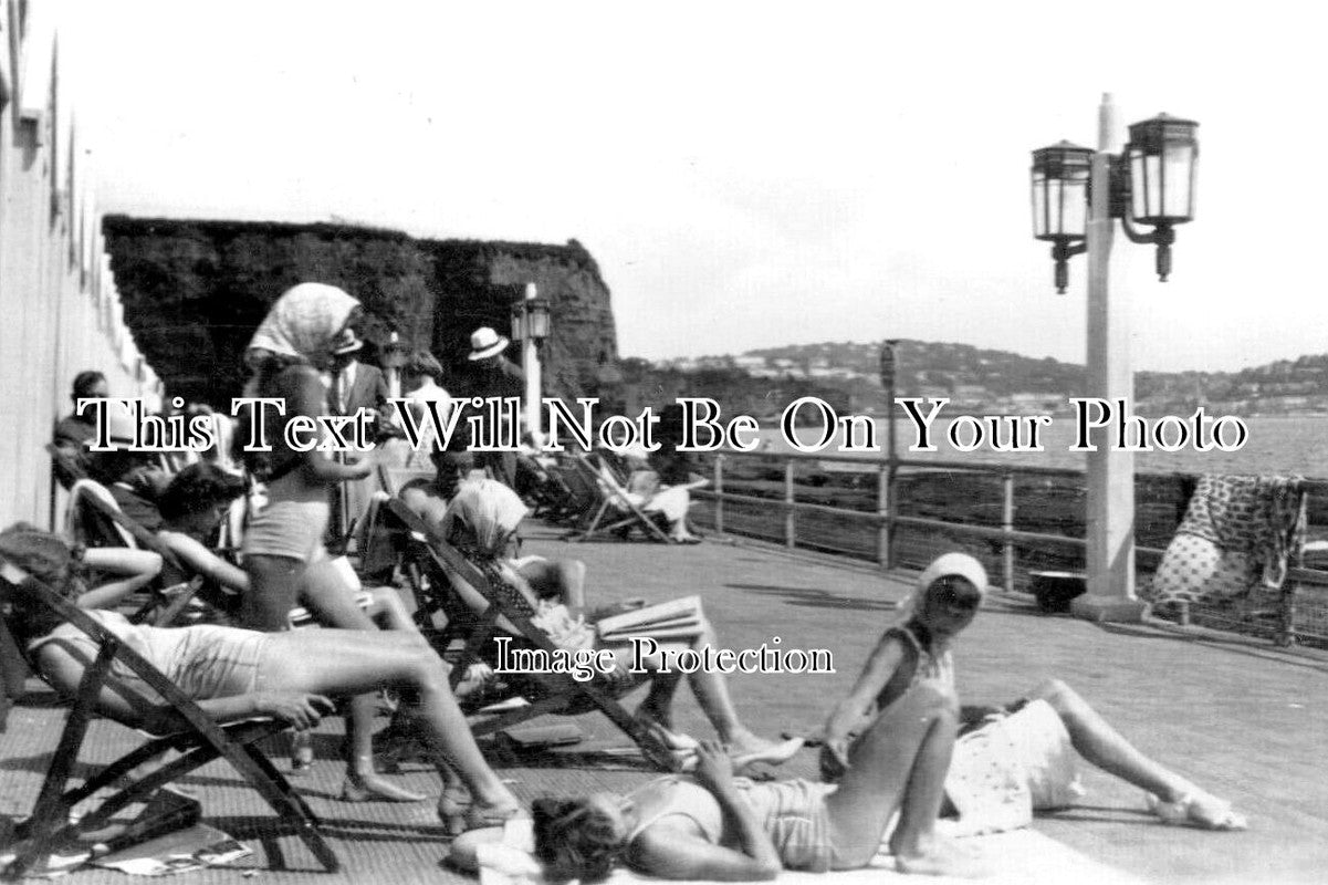 DE 4164 - Paignton Bathing Belles, Preston Promenade, Devon c1946