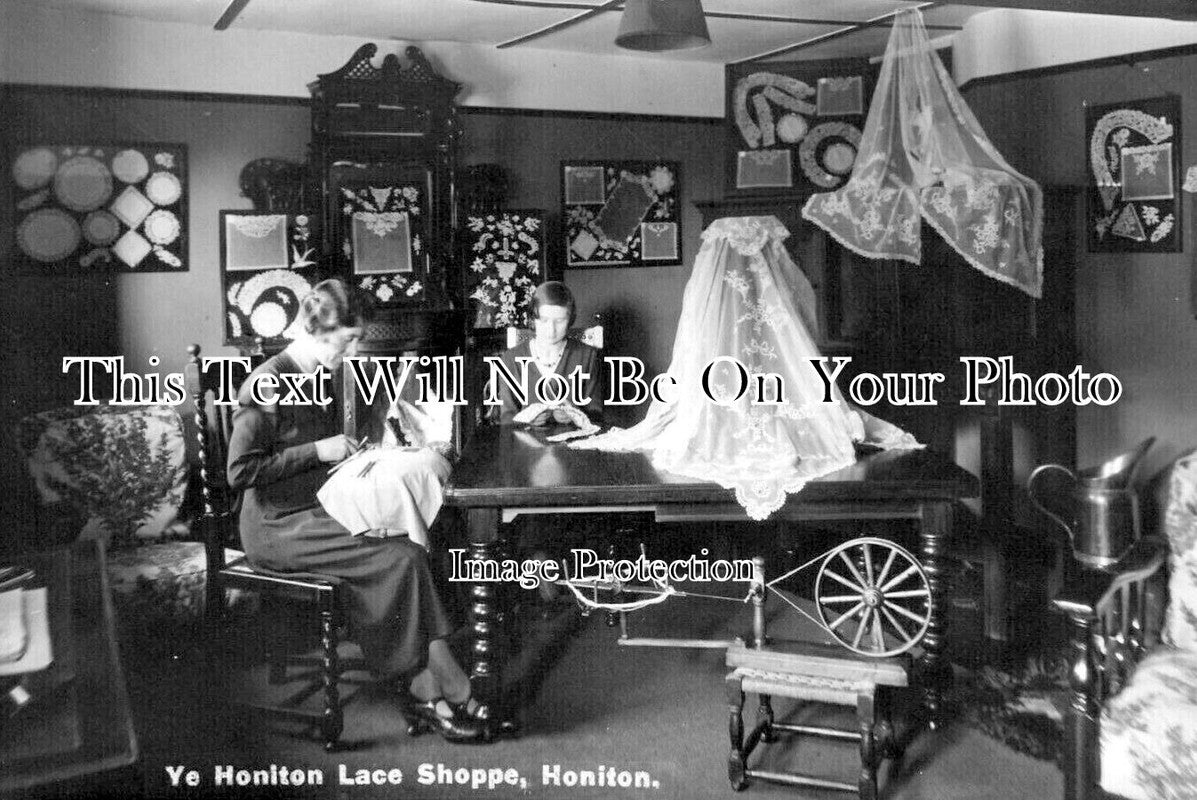 DE 4323 - Ye Honiton Lace Shoppe, Honiton, Devon