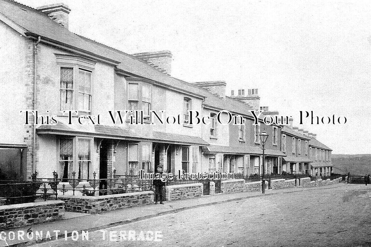 DE 4353 - Coronation Terrace, Bideford, Devon c1905