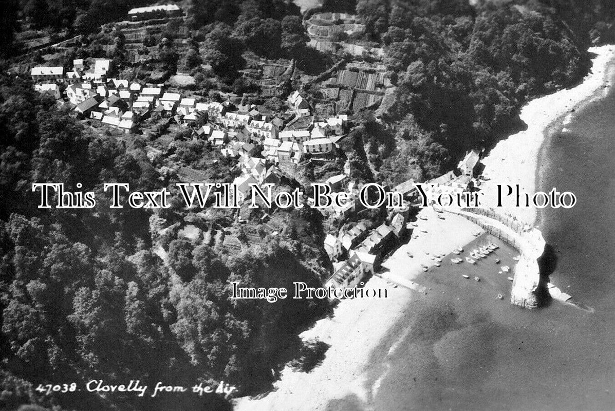 DE 4481 - Clovelly From The Air, Devon c1940