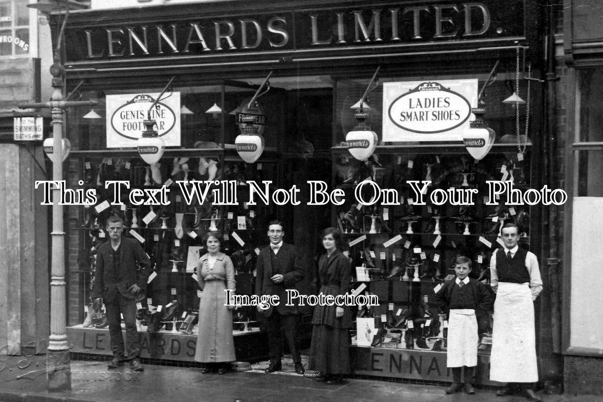 DE 526 - Shoe Shop Front, Tavistock, Devon