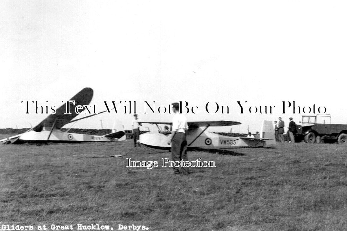 DR 3585 - Gliders At Great Hucklow, Derbyshire