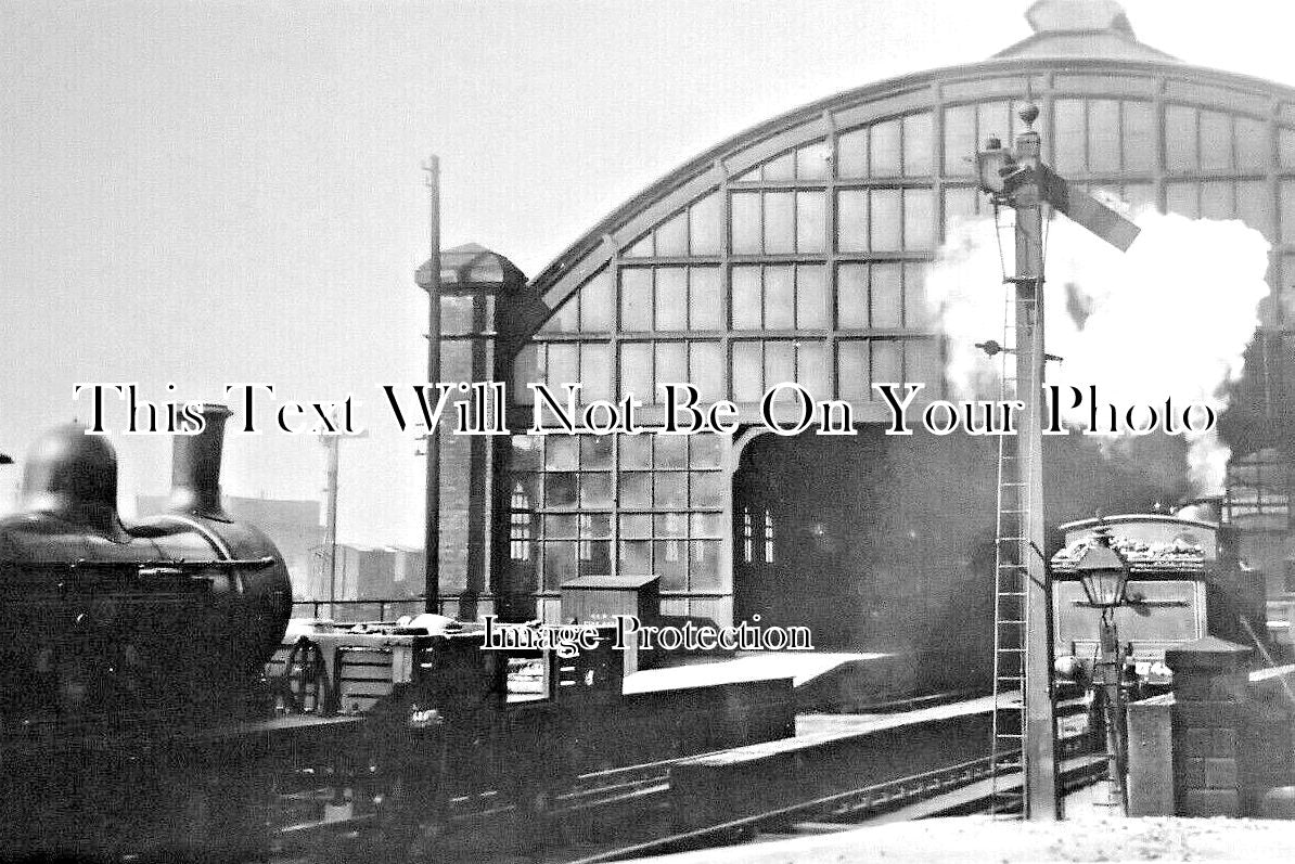 DU 2904 - Stockton On Tees Railway Station, County Durham