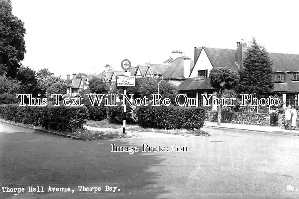 ES 2705 Thorpe Hall Avenue, Thorpe Bay, Essex JB Archive