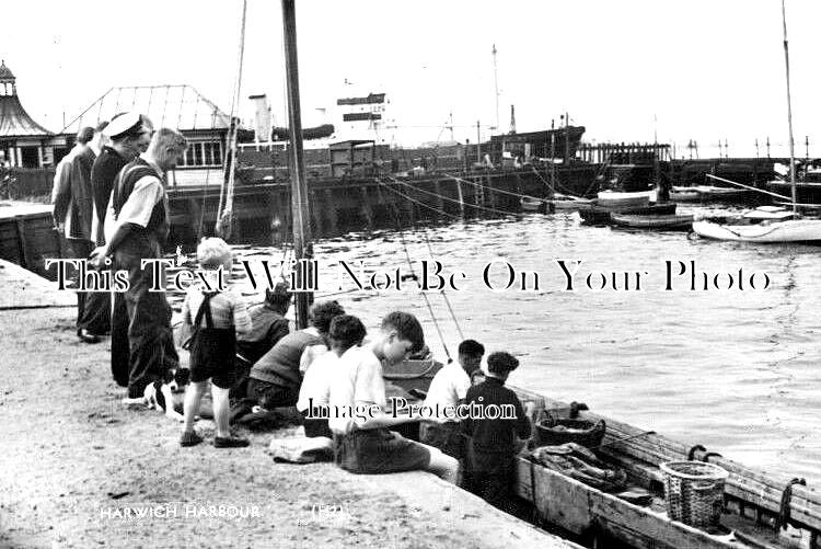 ES 2741 - Trinity Pier, Harwich Harbour, Essex