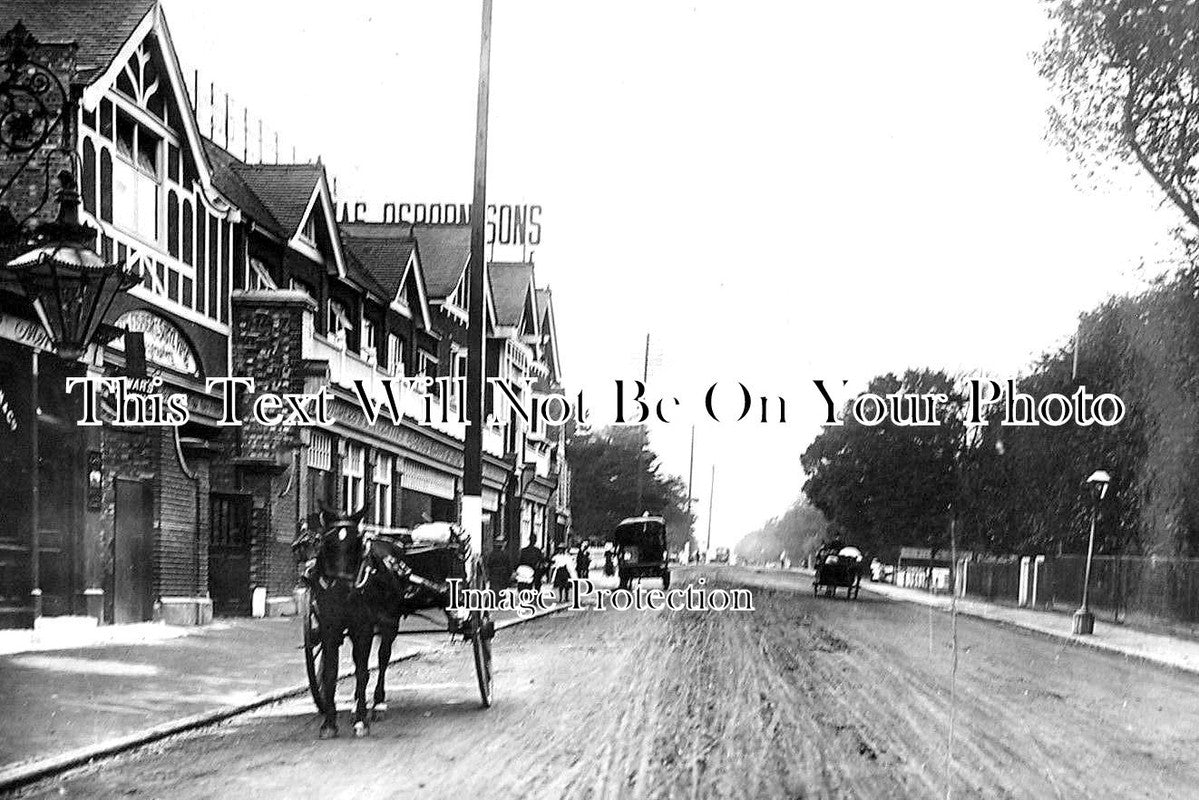 ES 2747 - High Road, South Woodford, Essex c1917