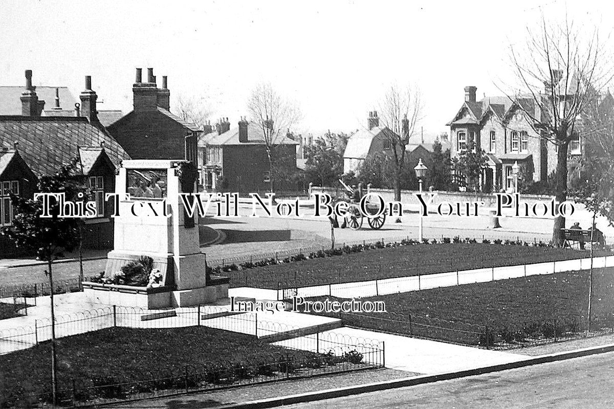 ES 3428 - The War Memorial, Brightlingsea, Essex