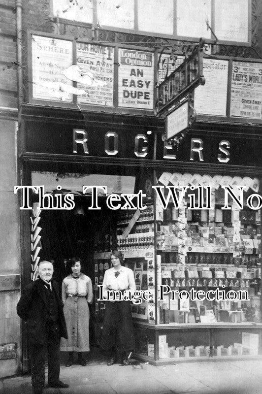 ES 3784 - Rogers Newsagents, Colchester, Essex c1917