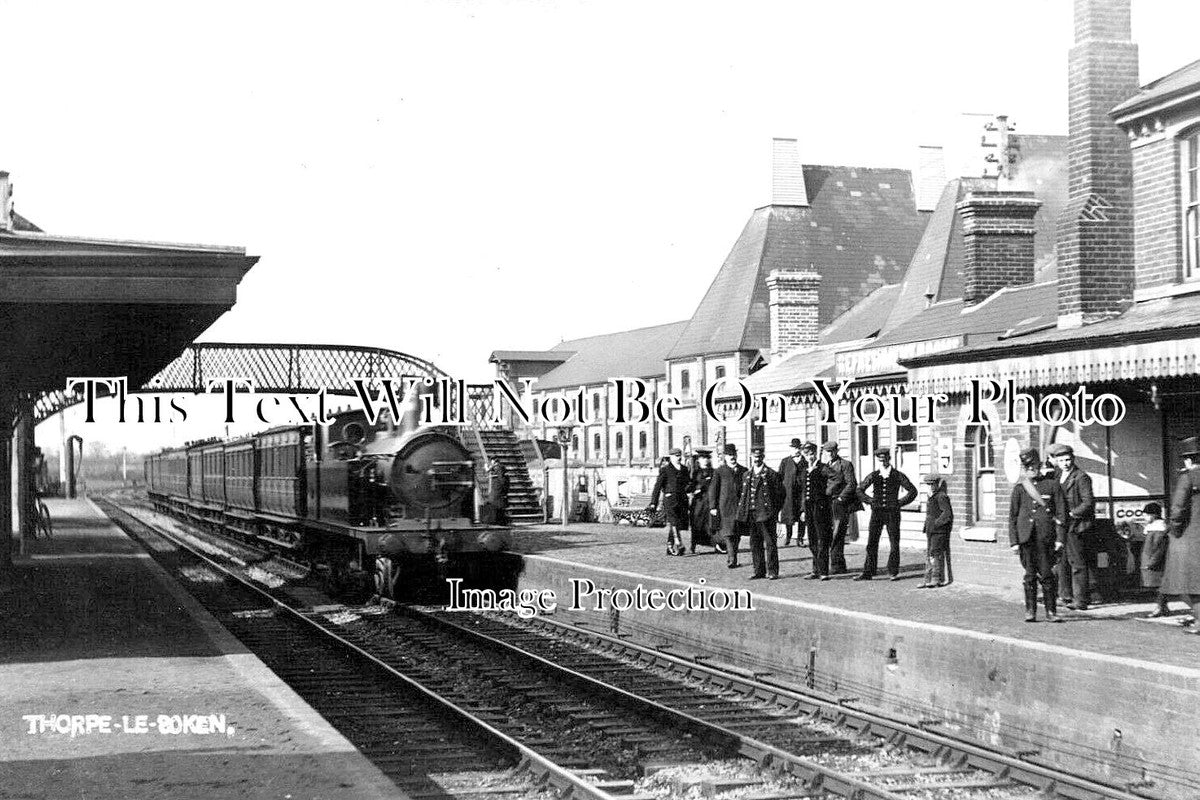 ES 3824 - Thorpe Le Soken Railway Station, Essex