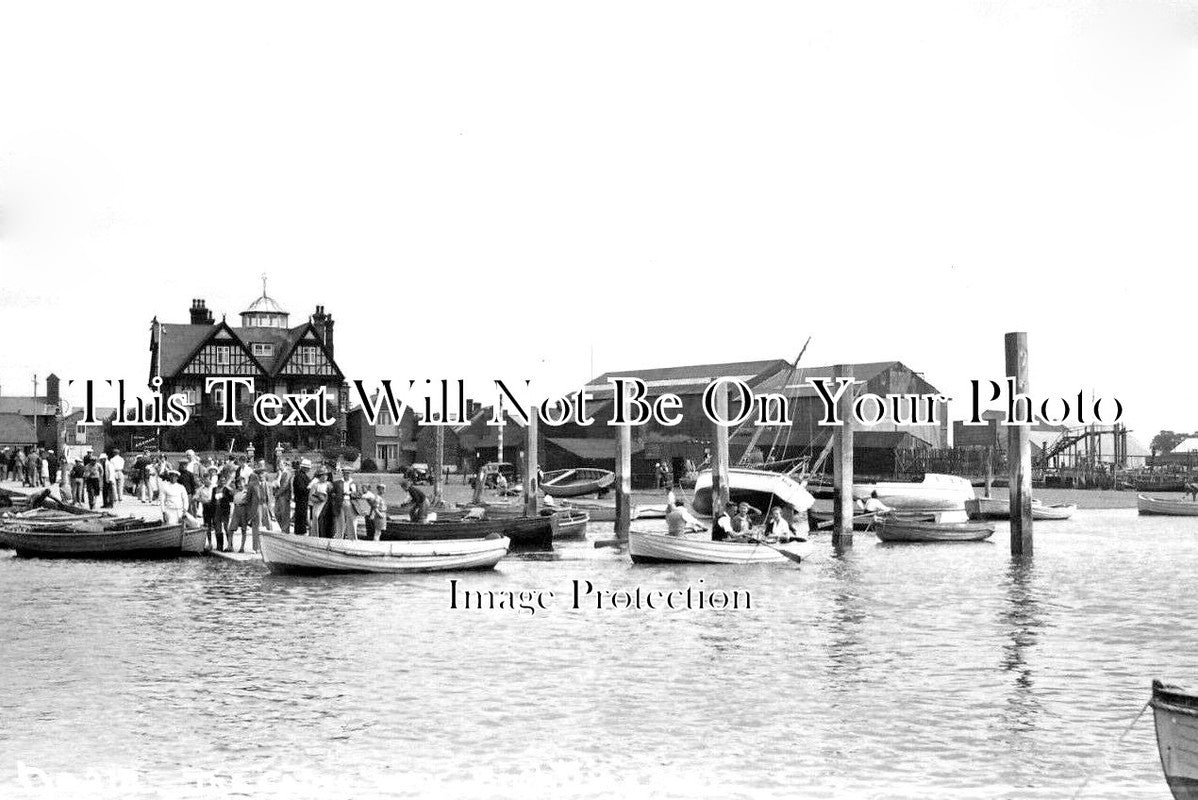 ES 4059 - The Causeway, Brightlingsea, Essex c1937