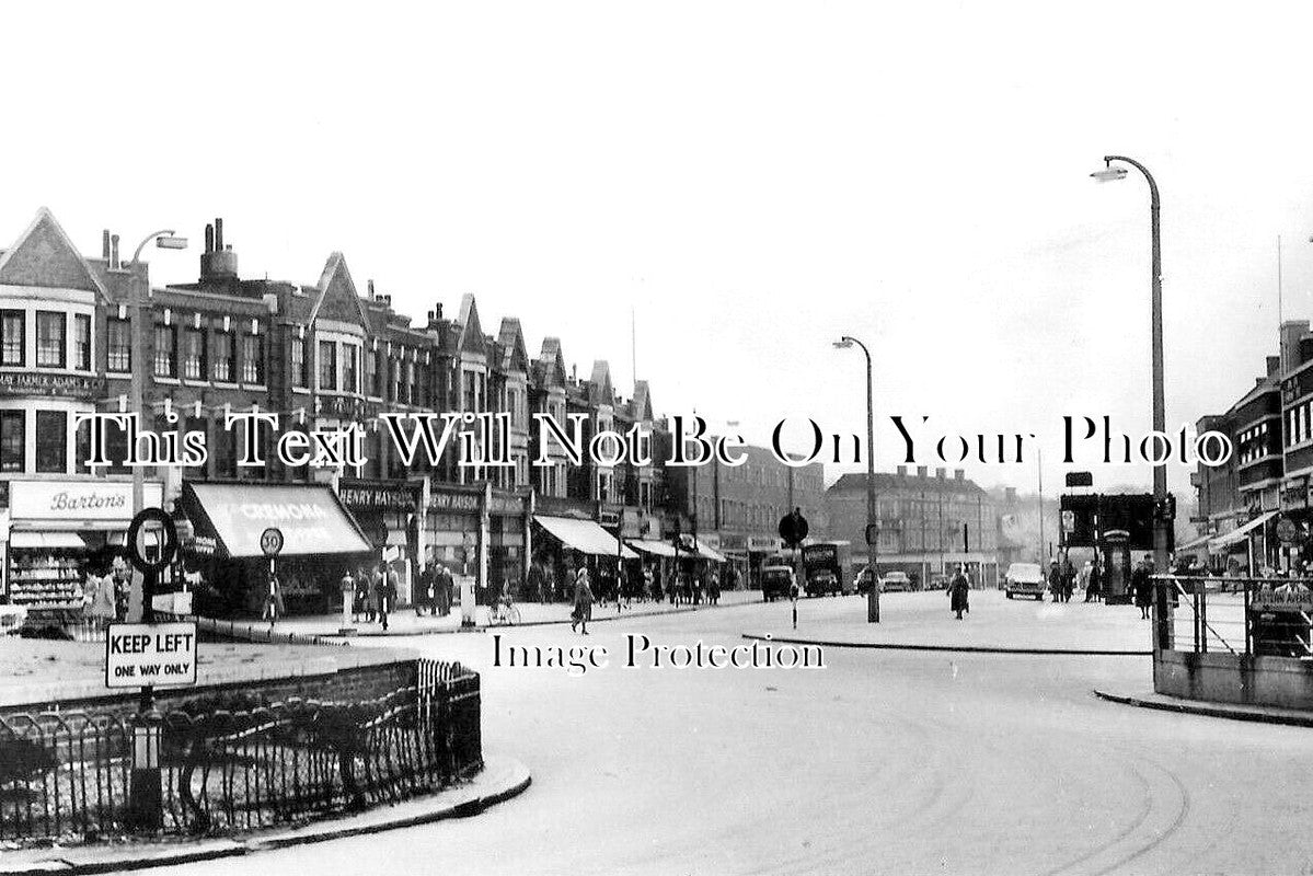 ES 5835 Gants Hill, Ilford, Essex c1964 JB Archive
