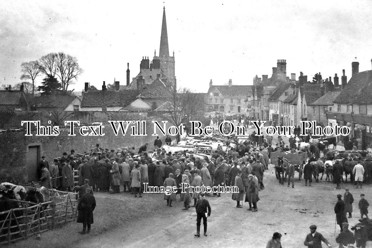 GL 1084 - Lechlade Market Day, Gloucestershire
