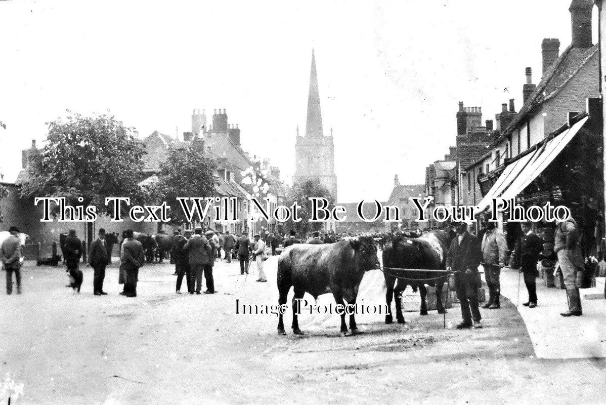 GL 1085 - Lechlade Market Day, Gloucestershire
