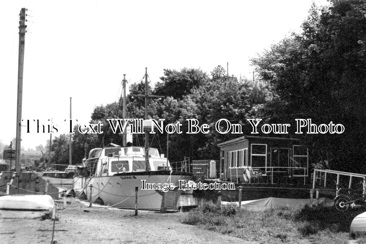 GL 2253 - Houseboats At Sharpness, Gloucestershire
