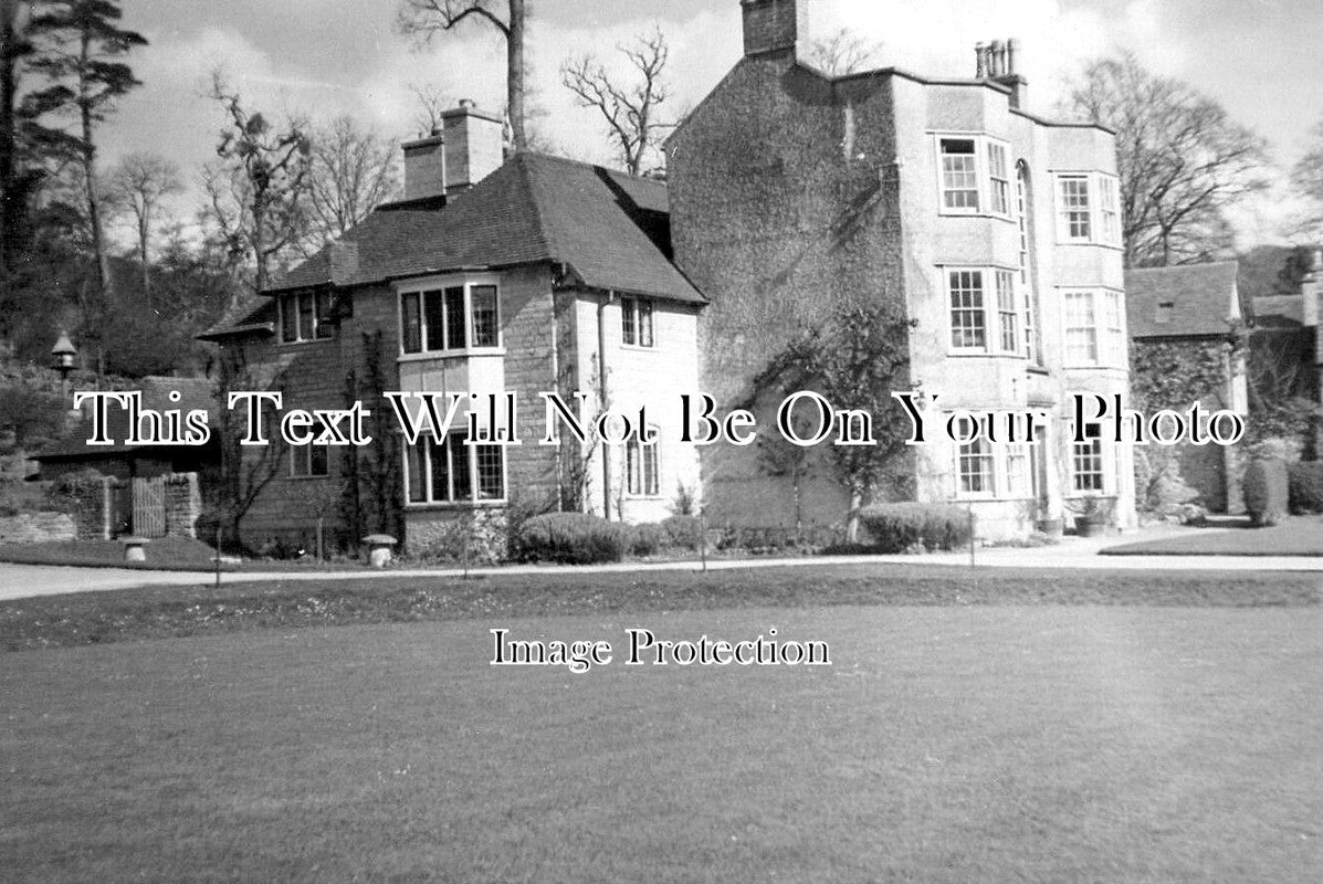 GL 2612 - House Near Overbury, Gloucestershire