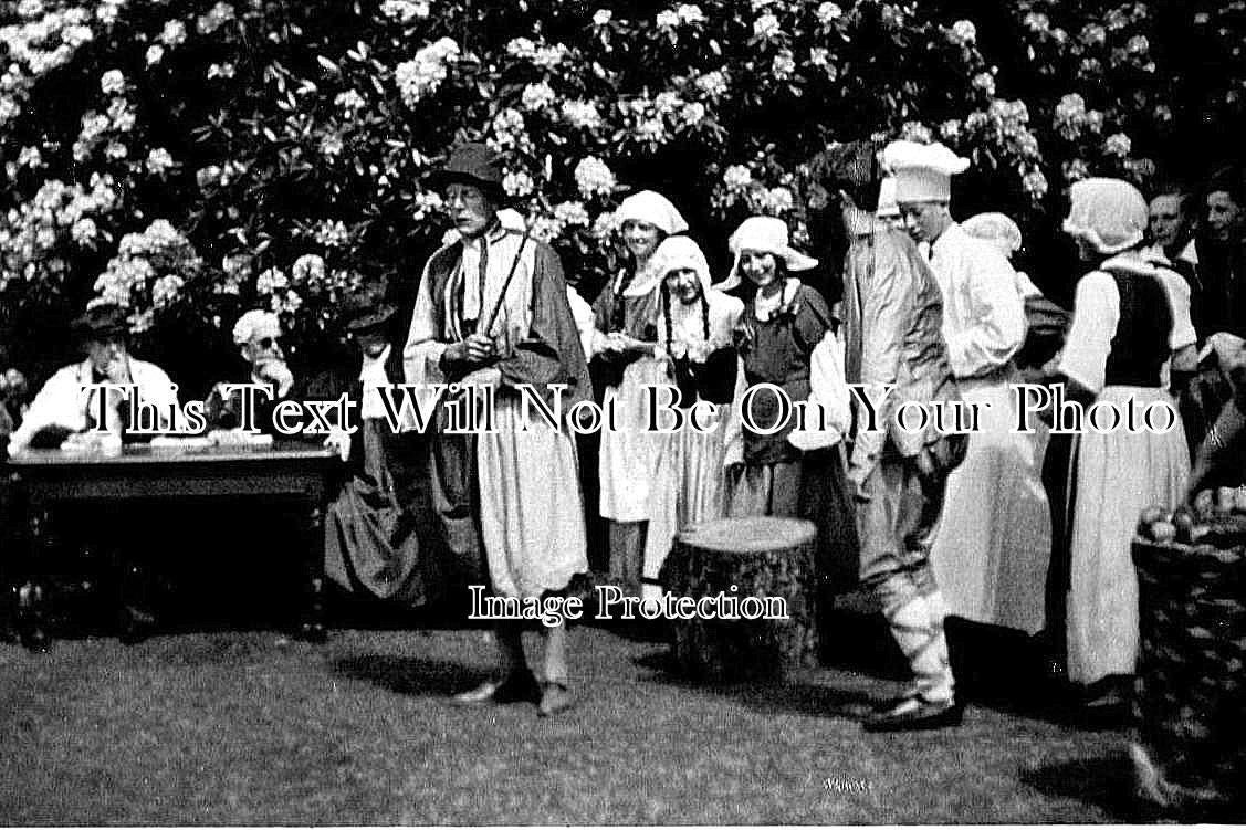 HA 115 - Lymington Parochial Fete, The Pied Piper, Hampshire c1920