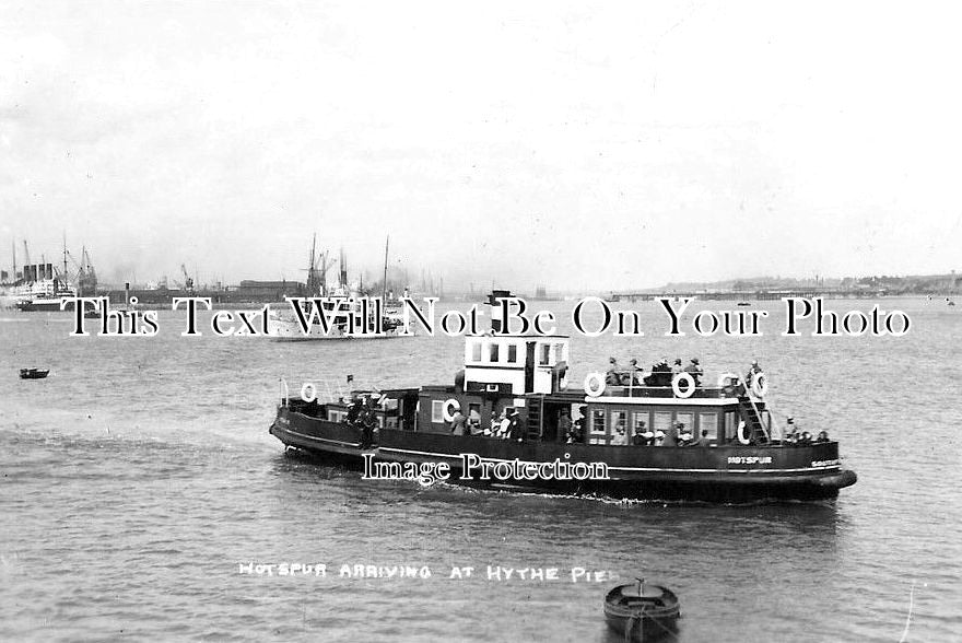 HA 2471 - Hotspur Ferry Arriving At Hythe Pier, Hampshire