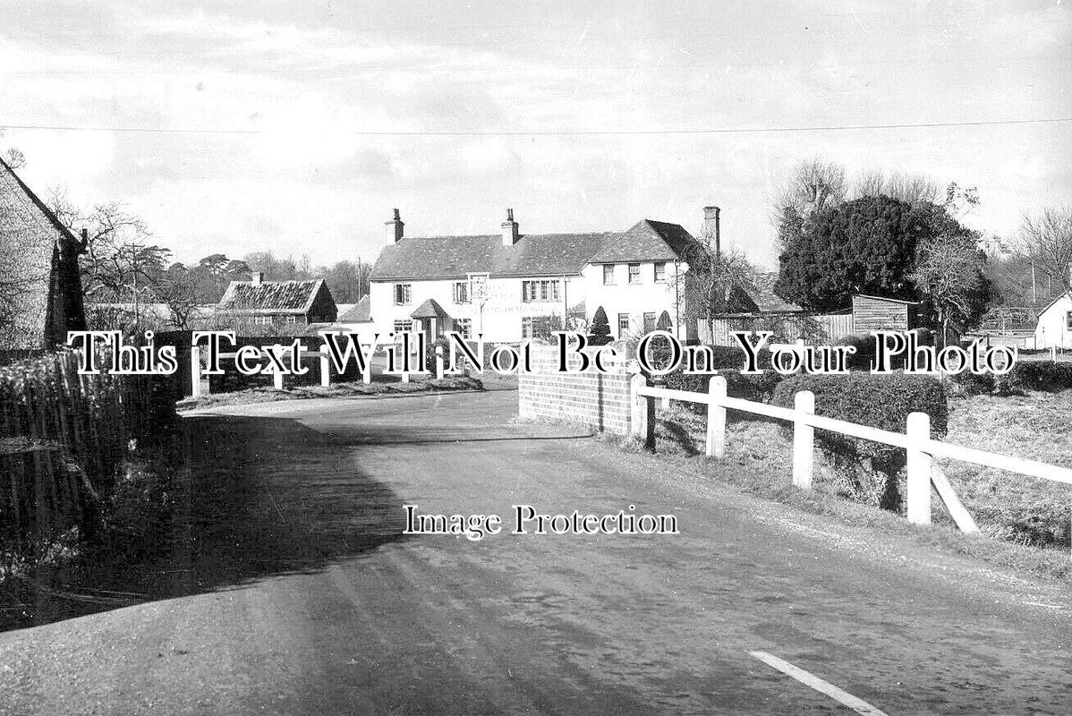 HA 2932 - The Queens Head Inn, Dogmersfield, Hampshire