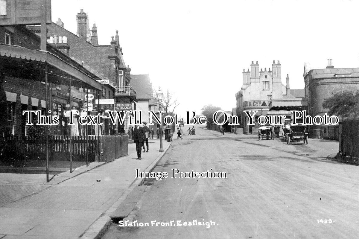 HA 3259 - Station Front, Eastleigh, Hampshire c1915