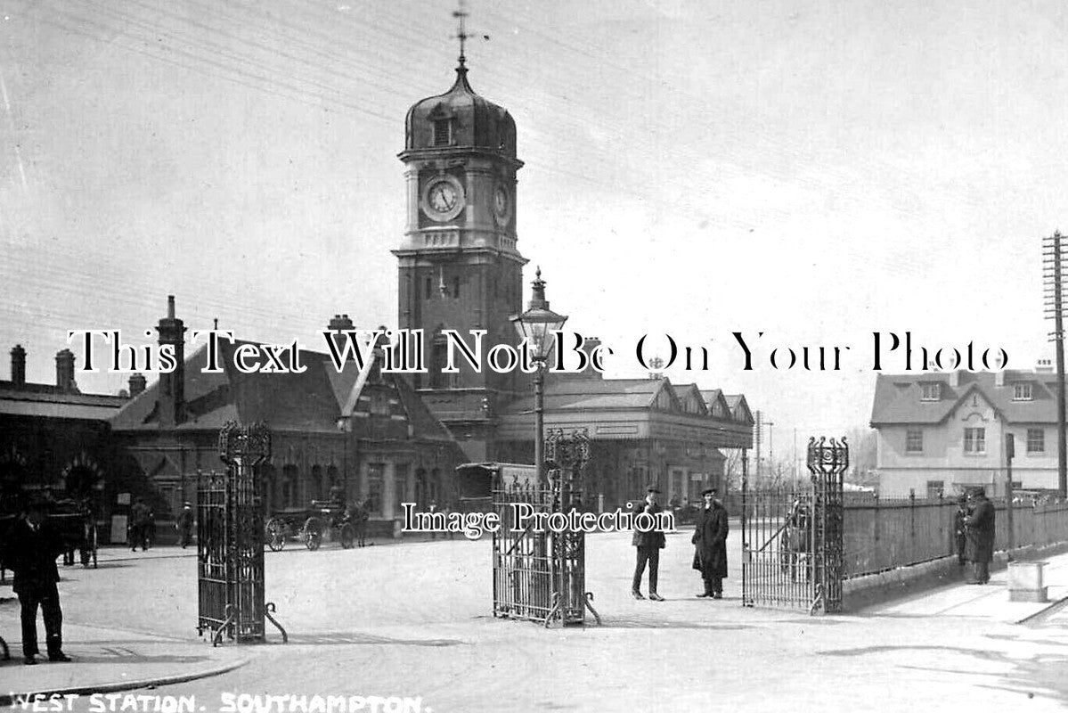 HA 4119 - West Railway Station, Southampton, Hampshire