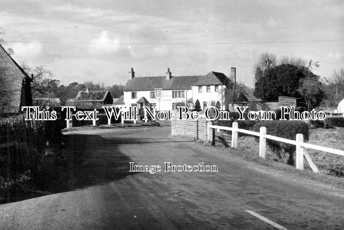 HA 4248 - The Queens Head Inn Pub, Dogmersfield, Hampshire