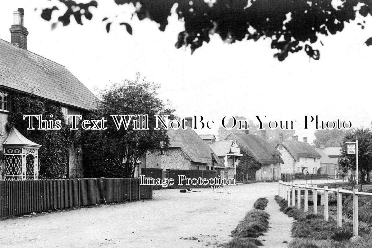 HA 4379 - The Boot Inn Pub, Shipton Bellinger, Hampshire