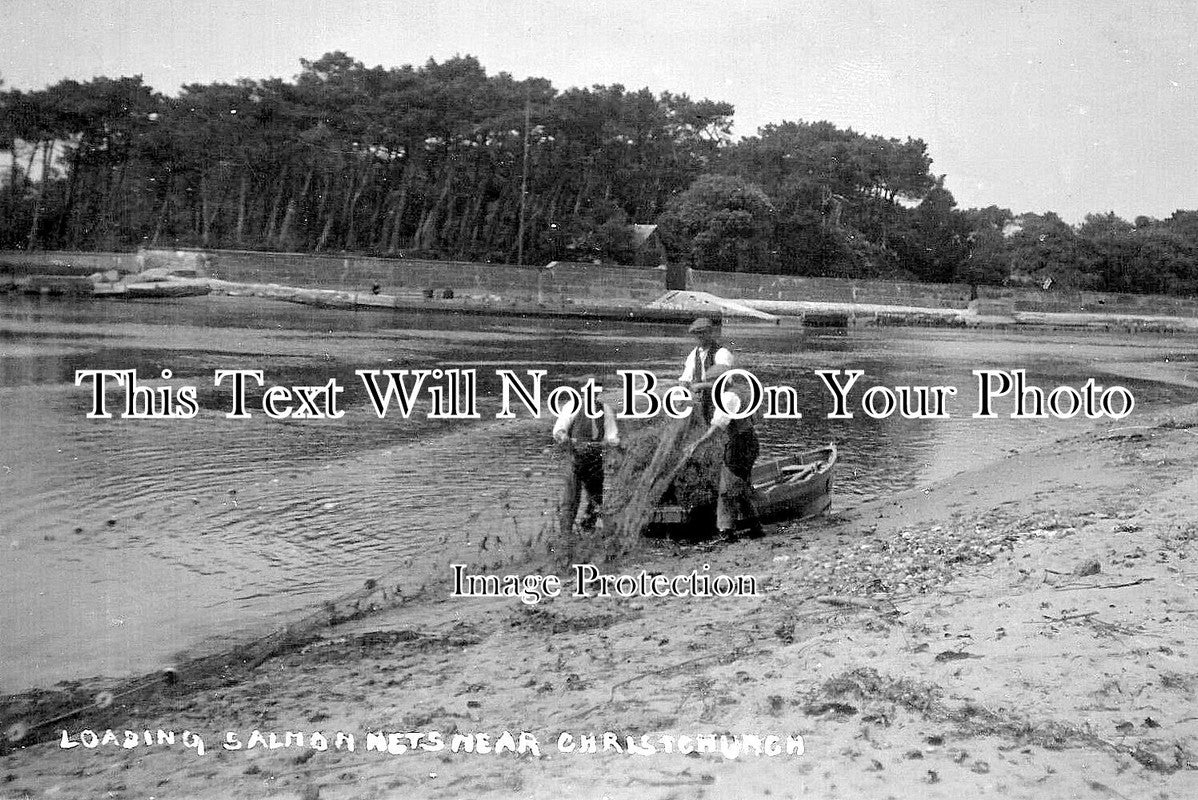 HA 4838 - Loading Salmon Nets Near Christchurch, Hampshire c1917