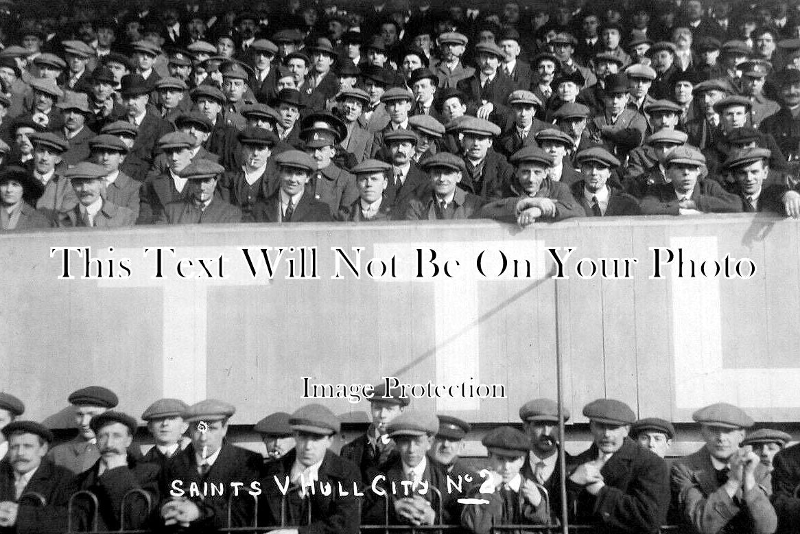 HA 5153 - Saints v Hull City Football Match, Southampton, Hampshire