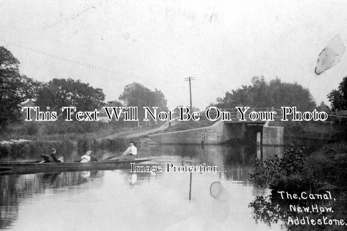 HA 930 - The Canal, New Haw, Addlestone, Hampshire