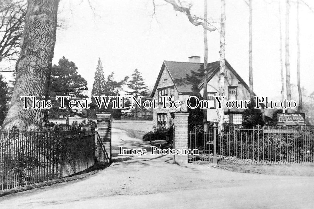 HF 364 - Entrace To The Stanboroughs, Watford, Hertfordshire