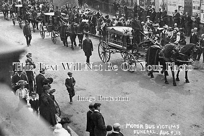 HF 470 - Funeral Of Victims Of Bus Tragedy, Cheshunt, Hertfordshire August 1913