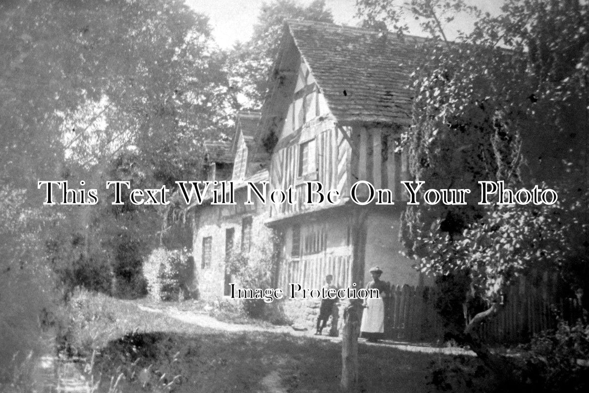 HR 134 - Old Cottages, Mansel Lacy, Herefordshire c1910
