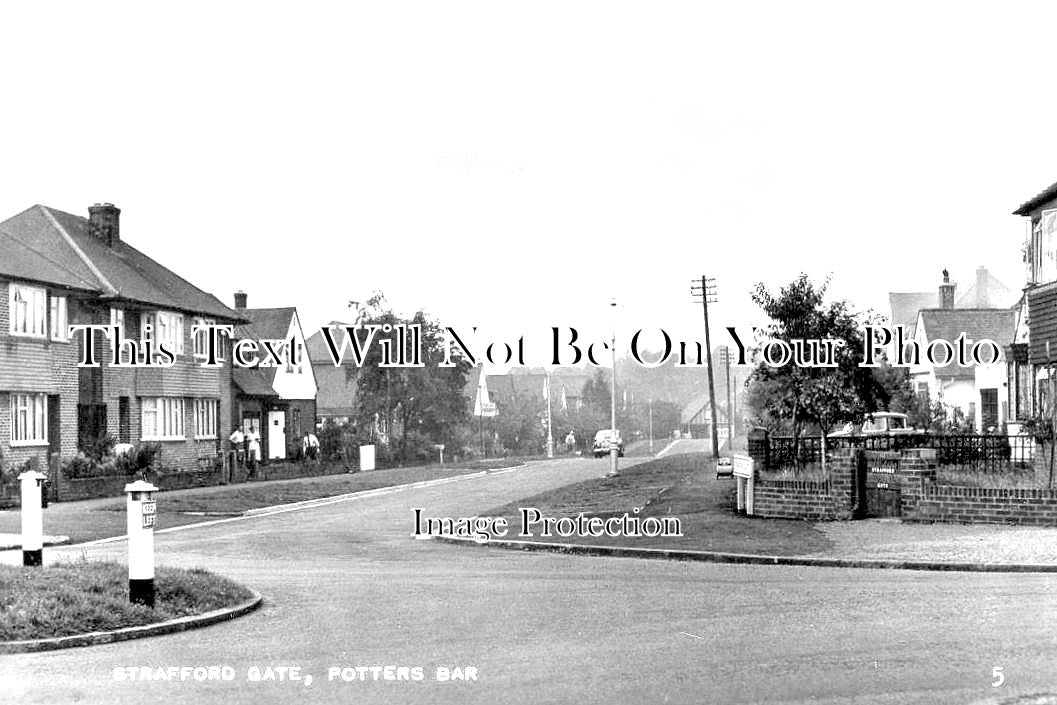 HR 520 - Strafford Gate, Potters Bar, Hertfordshire