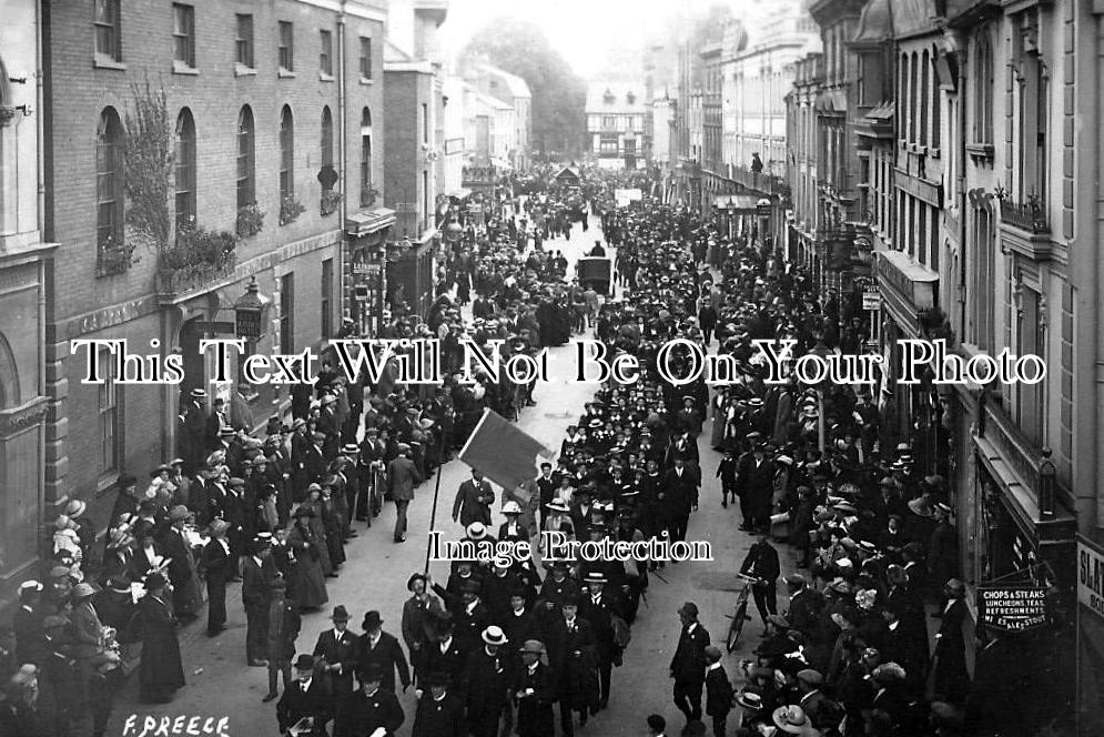 HR 82 - Civilian Parade, Broad Street, Hereford, Herefordshire