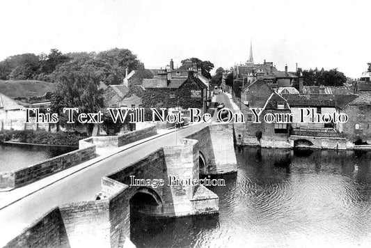 HU 332 - The Old Bridge, Huntingdon, Cambridgeshire