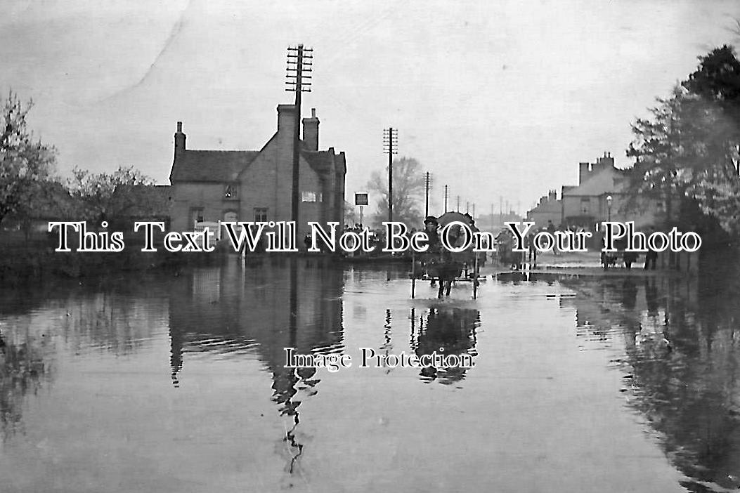 HU 95 - Flooding At New Crown Pub, St Ives, Cambridgeshire