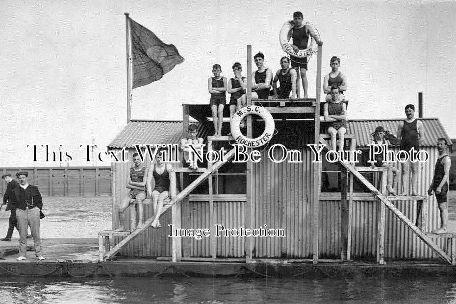 KE 1251 - Medway Swimming Club, Rochester, Kent