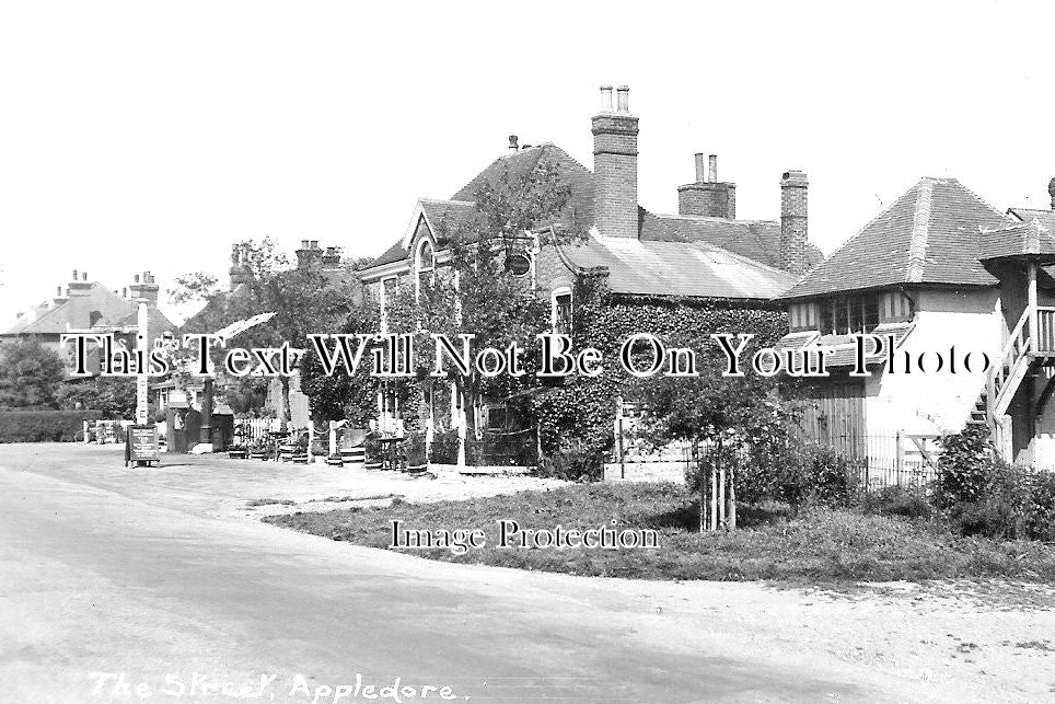 KE 2084 - The Street, Appledore, Kent