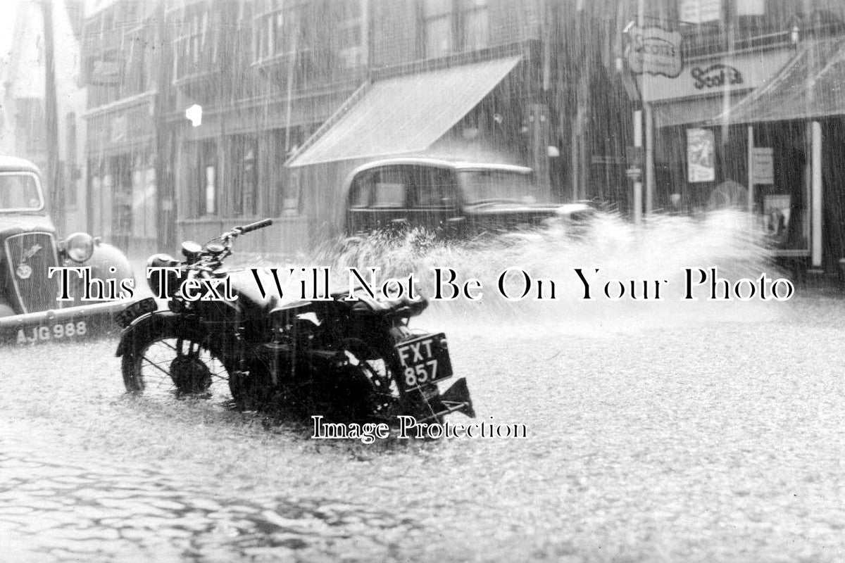 KE 2141 - Flood In The High Street, Whitstable, Kent c1953