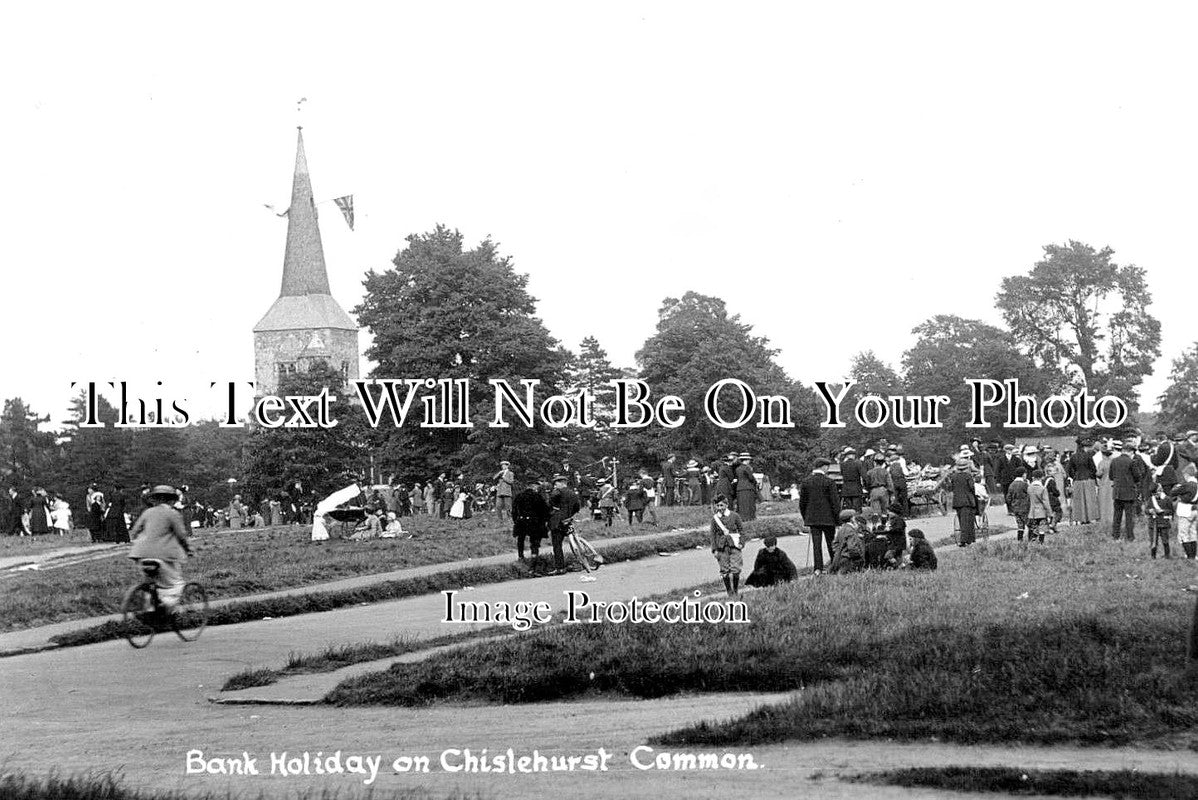 KE 2213 - Bank Holiday On Chislehurst Common, Kent