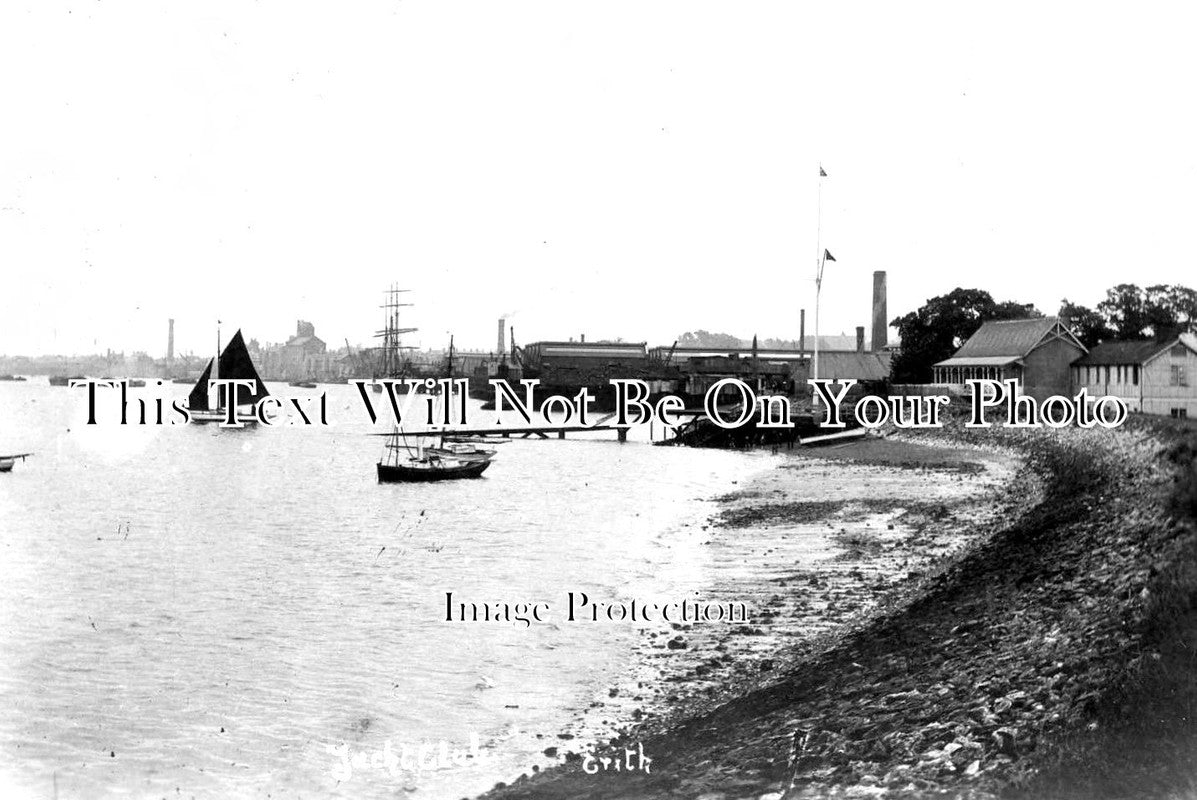 KE 2494 - The Yacht Club, Erith, Kent