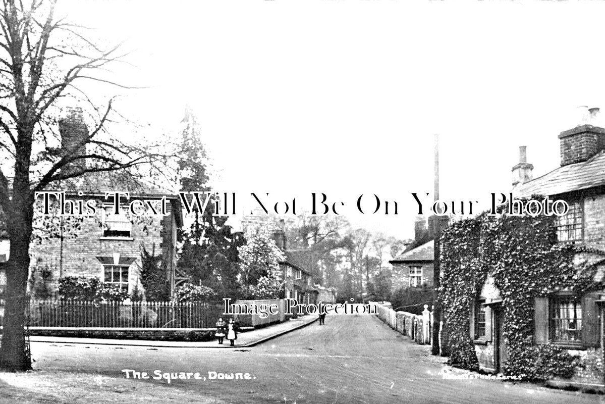 KE 2696 - Downe Village Square, Kent c1917