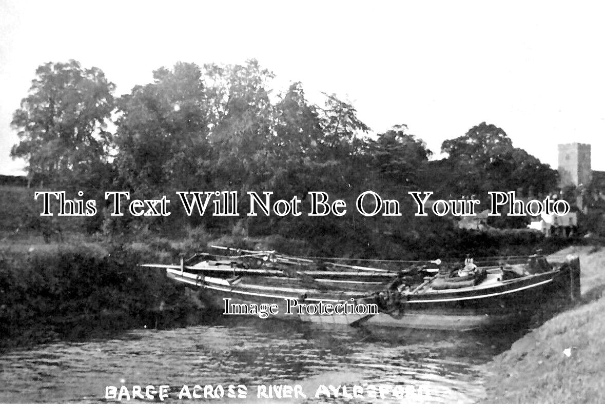 KE 3091 - Barge Across River, Aylesford, Maidstone, Kent
