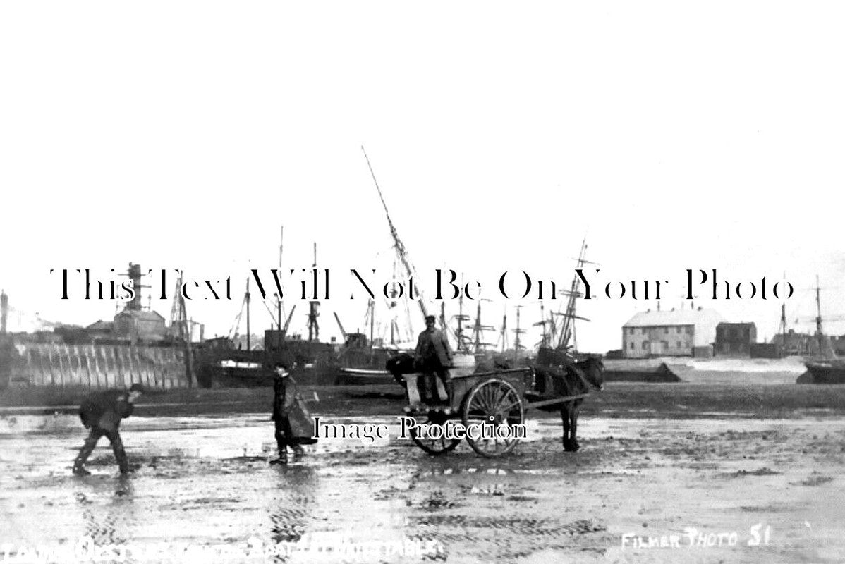 KE 4210 - Loading Oysters, Whitstable, Kent c1906