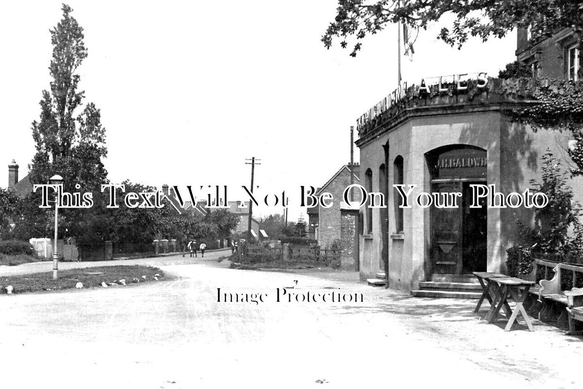 KE 4220 - The Railway Hotel, Maidstone Road, Paddock Wood, Kent