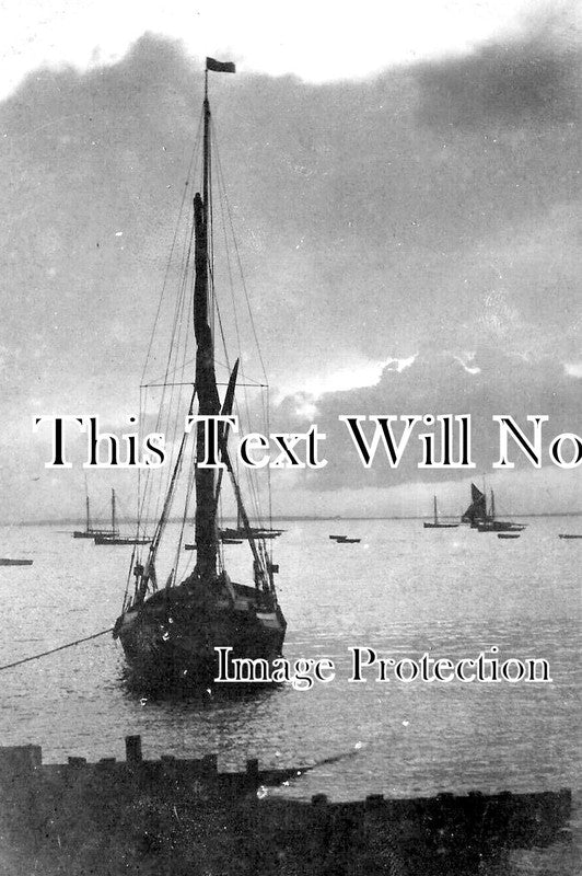 KE 4482 - Thames Barges On The Estuary, Whitstable, Kent c1912